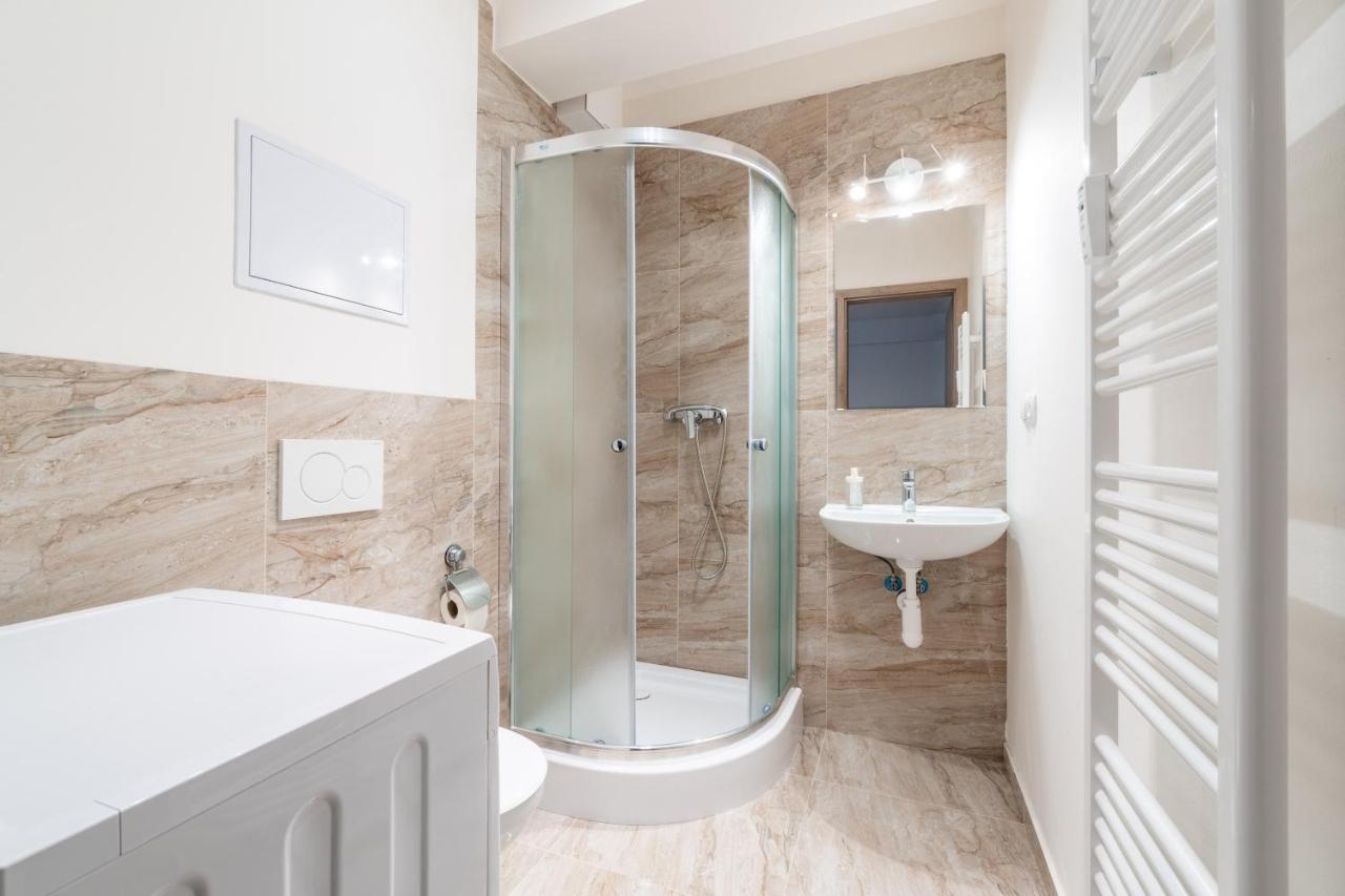 Brand New Two #26 With Free Secure Parking Close To Center * Praga
